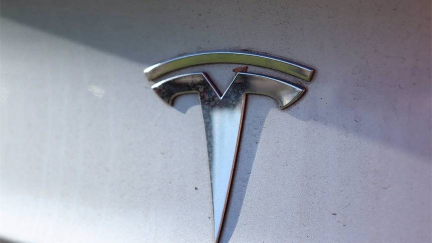 2018 Tesla Model 3 5YJ3E1EA7JF037331