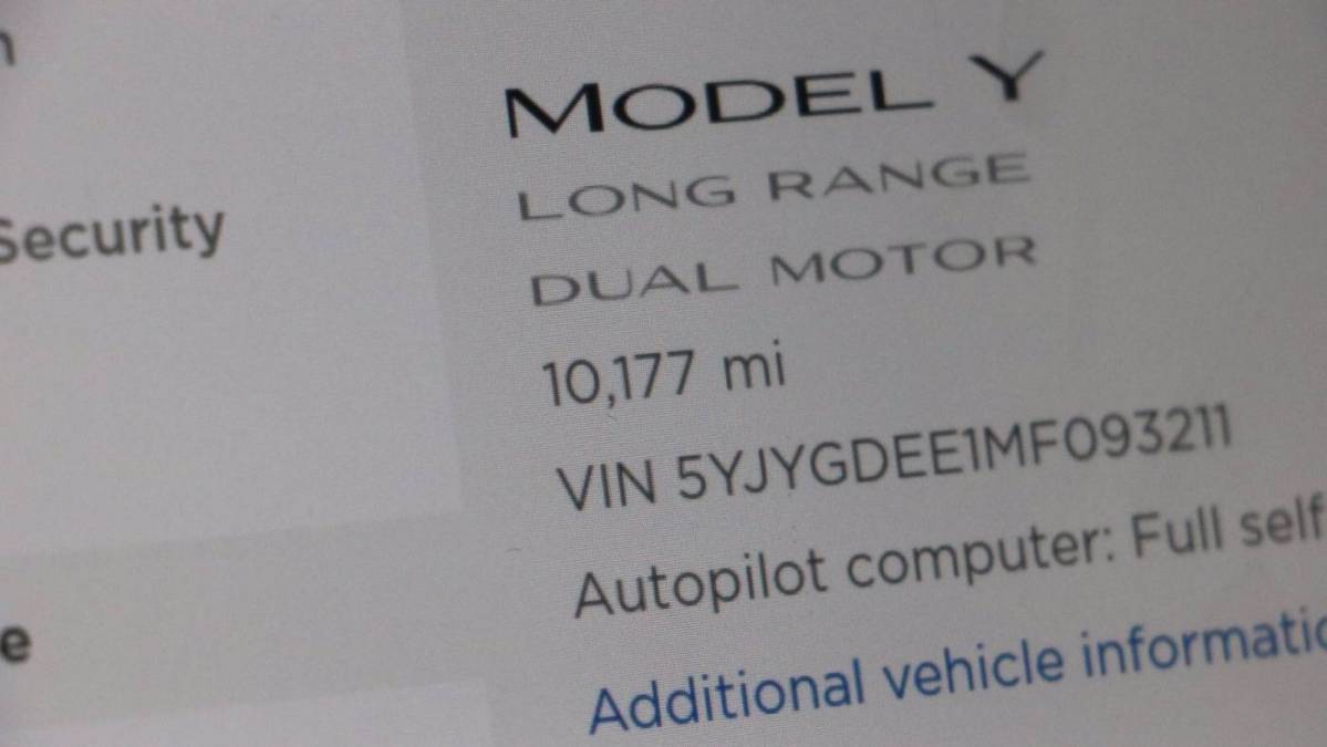 2021 Tesla Model Y 5YJYGDEE1MF093211