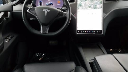 2018 Tesla Model X 5YJXCBE21JF101417