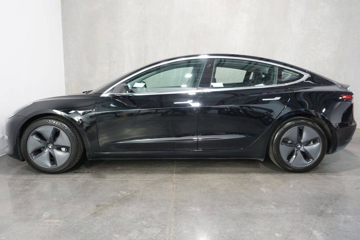 2018 Tesla Model 3 5YJ3E1EB2JF144375
