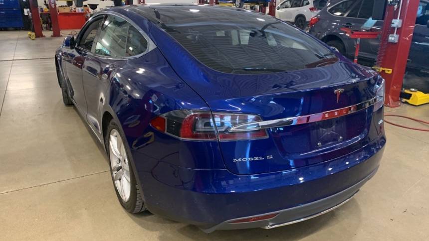 2015 Tesla Model S 5YJSA1S29FF088714