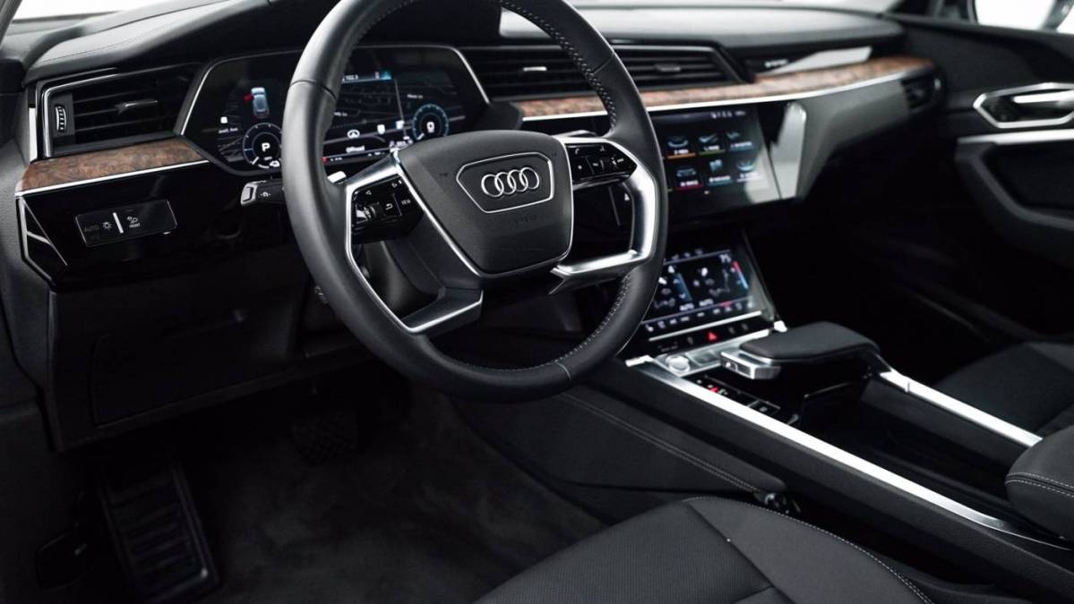 2019 Audi e-tron WA1LAAGE2KB013156