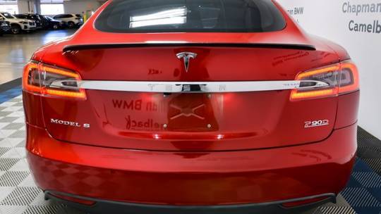 2016 Tesla Model S 5YJSA1E48GF129445