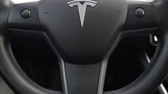 2018 Tesla Model 3 5YJ3E1EAXJF048131