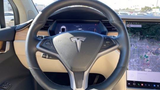 2018 Tesla Model X 5YJXCAE25JF123673