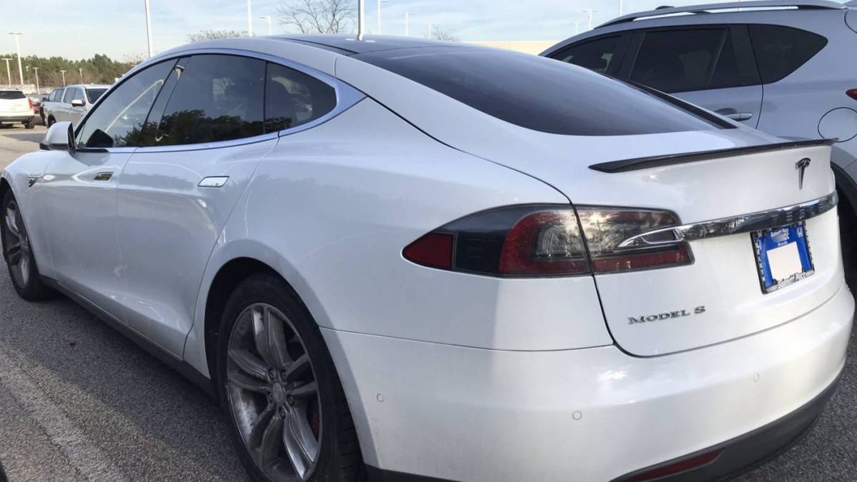 2015 Tesla Model S 5YJSA1S2XFF089287