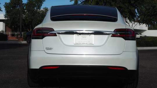 2018 Tesla Model X 5YJXCBE25JF140432
