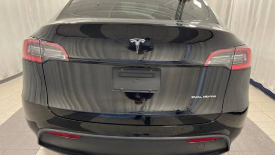 2021 Tesla Model Y 5YJYGDEE1MF105406