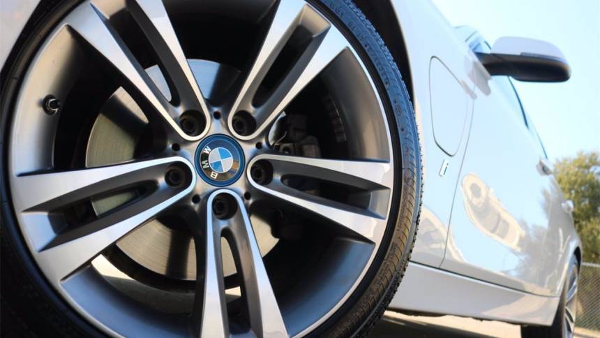 2017 BMW 3 Series WBA8E1C38HA158654