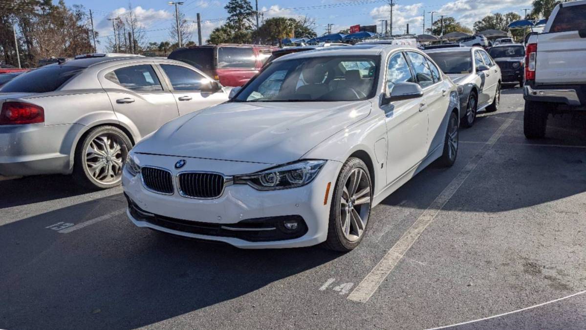 2017 BMW 3 Series WBA8E1C56HK480494