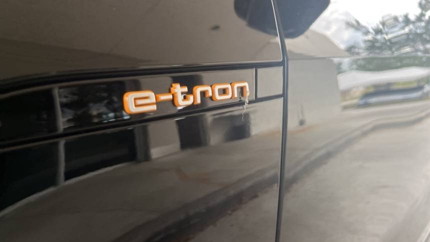 2019 Audi e-tron WA1VAAGE0KB014220