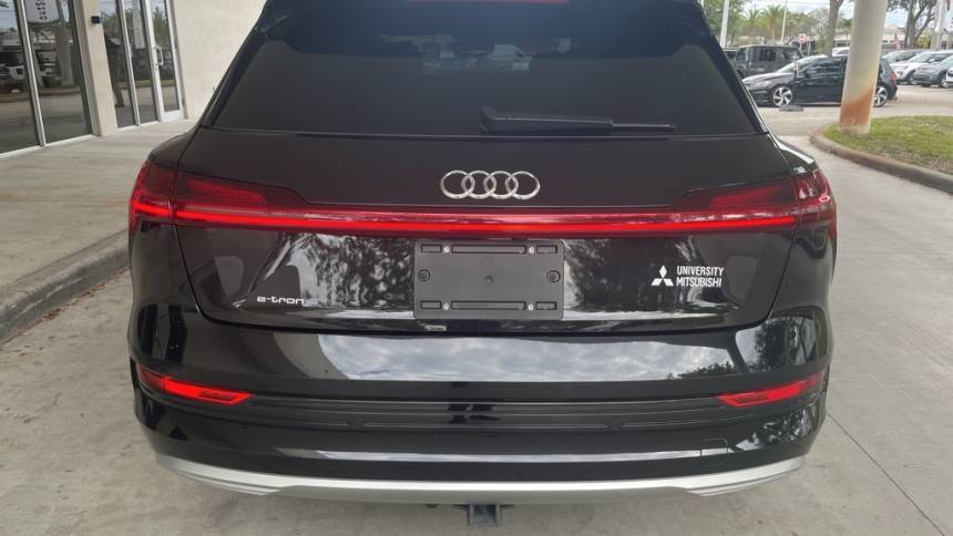 2019 Audi e-tron WA1VAAGE0KB014220