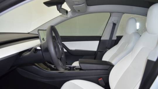 2020 Tesla Model Y 5YJYGDEE2LF053380