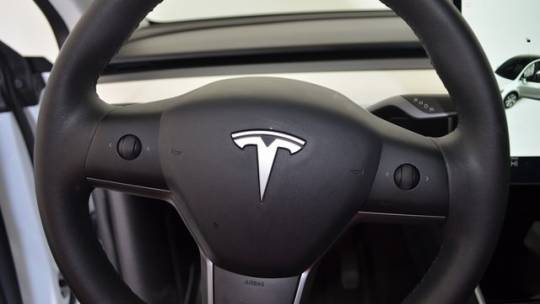 2020 Tesla Model Y 5YJYGDEE2LF053380