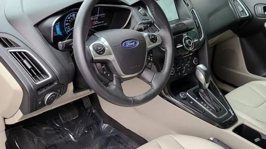 2017 Ford Focus 1FADP3R42HL331506