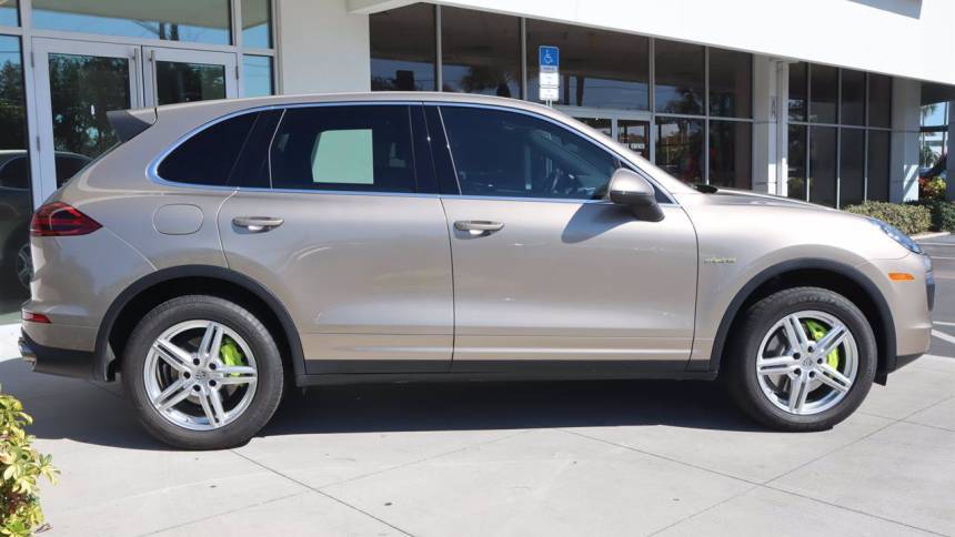 2018 Porsche Cayenne WP1AE2A21JLA72051