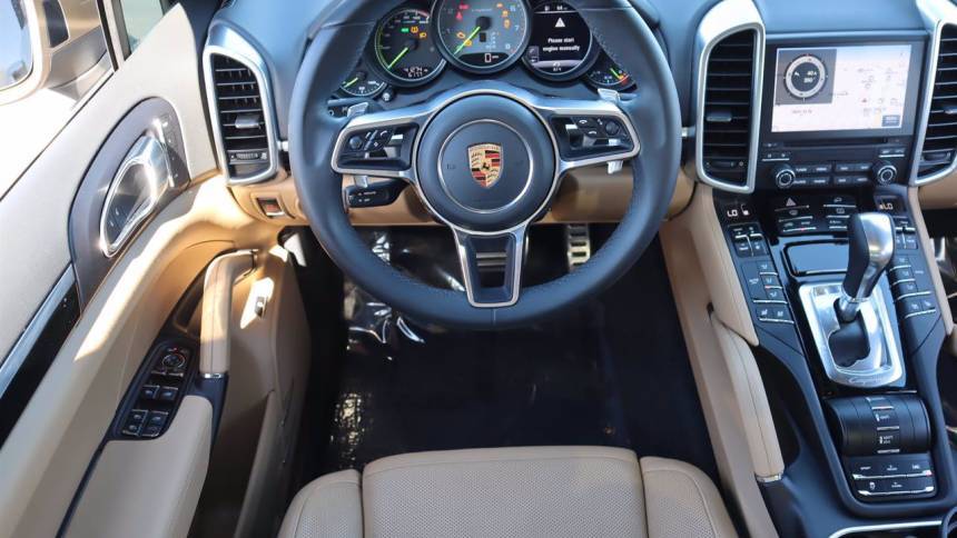 2018 Porsche Cayenne WP1AE2A21JLA72051