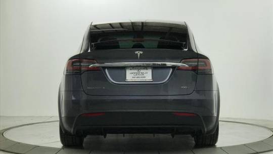 2018 Tesla Model X 5YJXCDE2XJF104005