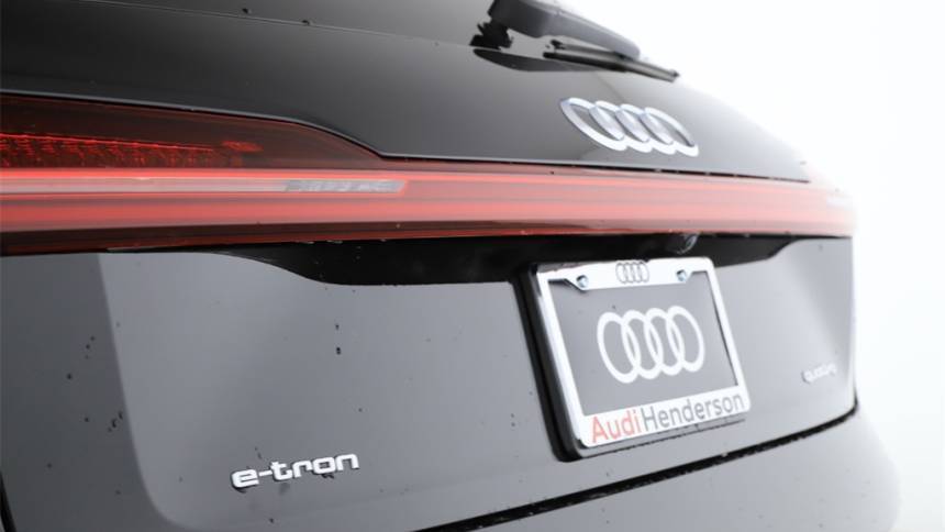 2021 Audi e-tron WA1LAAGE9MB002013
