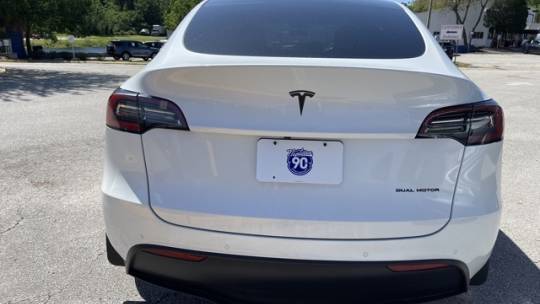 2021 Tesla Model Y 5YJYGDEE5MF198821