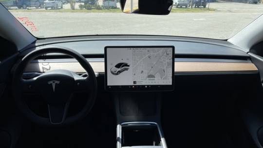 2021 Tesla Model Y 5YJYGDEE5MF198821