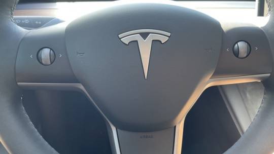 2021 Tesla Model Y 5YJYGDEE5MF198821