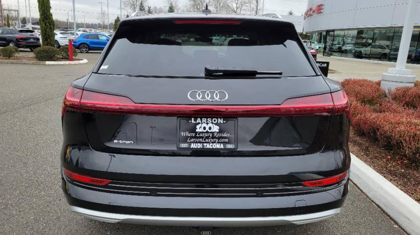 2019 Audi e-tron WA1VABGE4KB011388