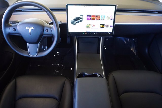 2018 Tesla Model 3 5YJ3E1EB9JF116475