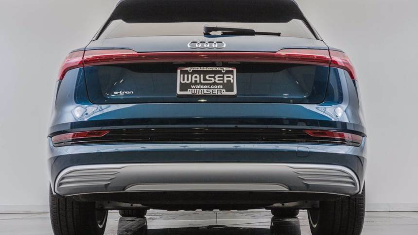 2019 Audi e-tron WA1VAAGE7KB024095