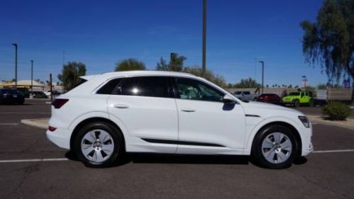 2019 Audi e-tron WA1LABGE6KB019872