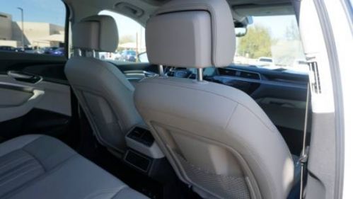 2019 Audi e-tron WA1LABGE6KB019872