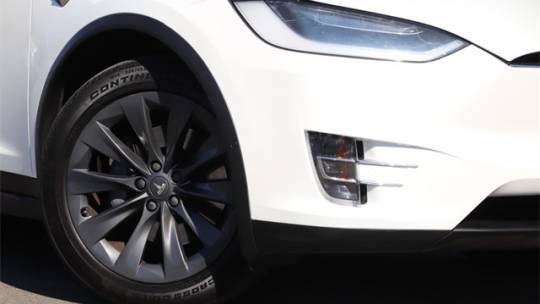 2017 Tesla Model X 5YJXCAE27HF056746