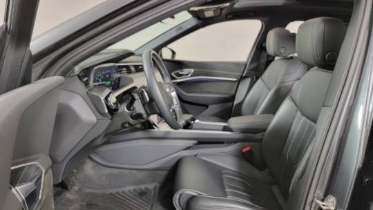 2019 Audi e-tron WA1VAAGE1KB006210