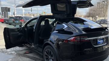 2018 Tesla Model X 5YJXCAE29JF137706