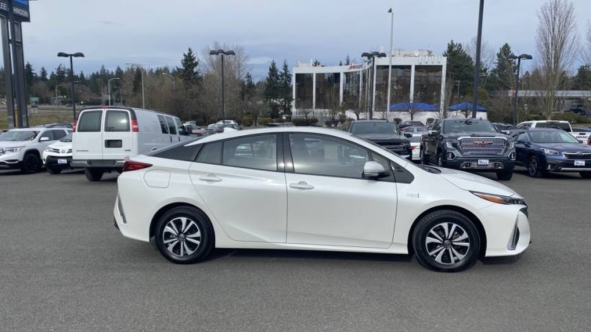 2018 Toyota Prius Prime JTDKARFP3J3074690