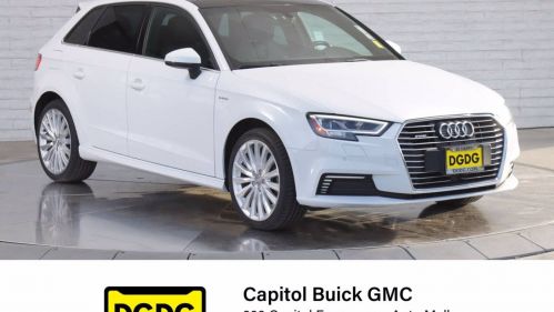 2017 Audi A3 Sportback e-tron WAUTPBFF4HA071964