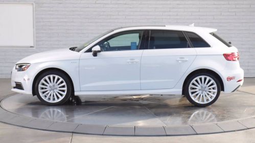 2017 Audi A3 Sportback e-tron WAUTPBFF4HA071964