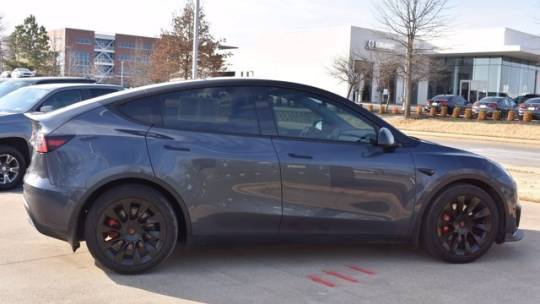 2021 Tesla Model Y 5YJYGDEE3MF095266