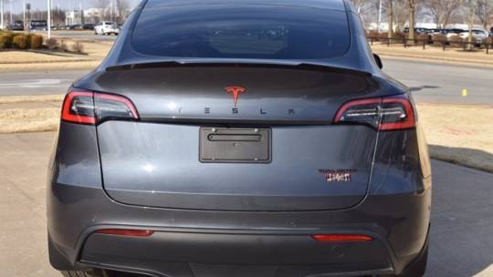 2021 Tesla Model Y 5YJYGDEE3MF095266