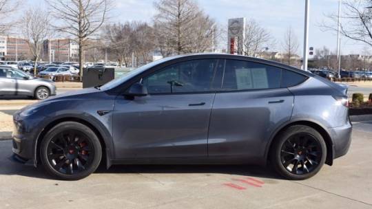 2021 Tesla Model Y 5YJYGDEE3MF095266