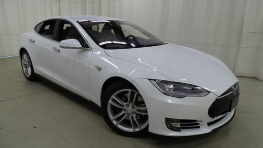 2016 Tesla Model S 5YJSA1E28GF119870
