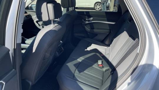 2019 Audi e-tron WA1LAAGEXKB023501