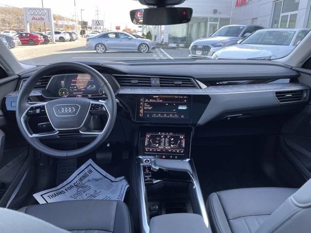 2021 Audi e-tron WA1LAAGE2MB025651