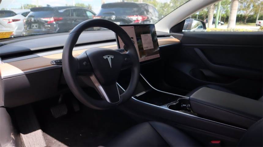 2019 Tesla Model 3 5YJ3E1EB6KF195413