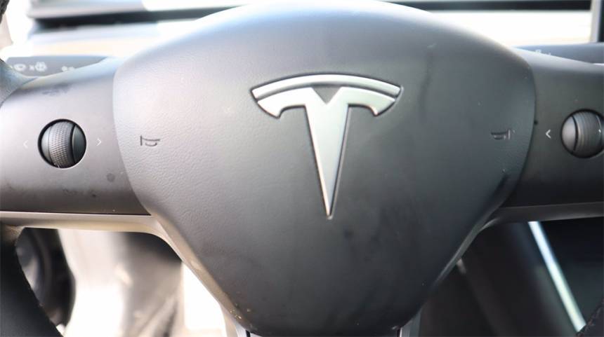 2019 Tesla Model 3 5YJ3E1EB6KF195413