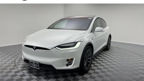 2018 Tesla Model X 5YJXCDE22JF136818