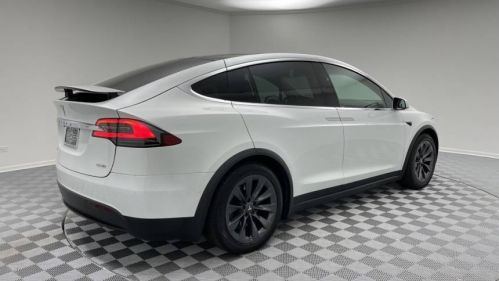 2018 Tesla Model X 5YJXCDE22JF136818