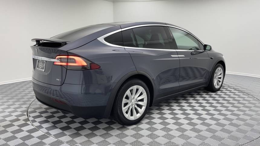 2018 Tesla Model X 5YJXCAE24JF103995
