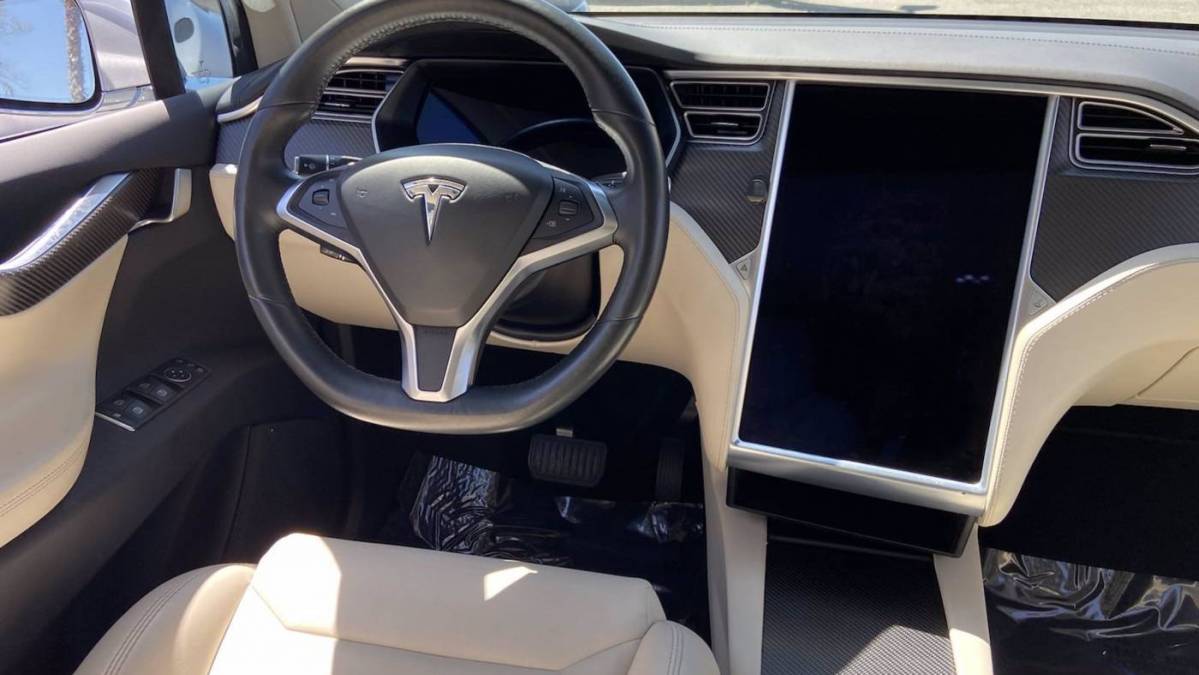 2018 Tesla Model X 5YJXCDE23JF088794