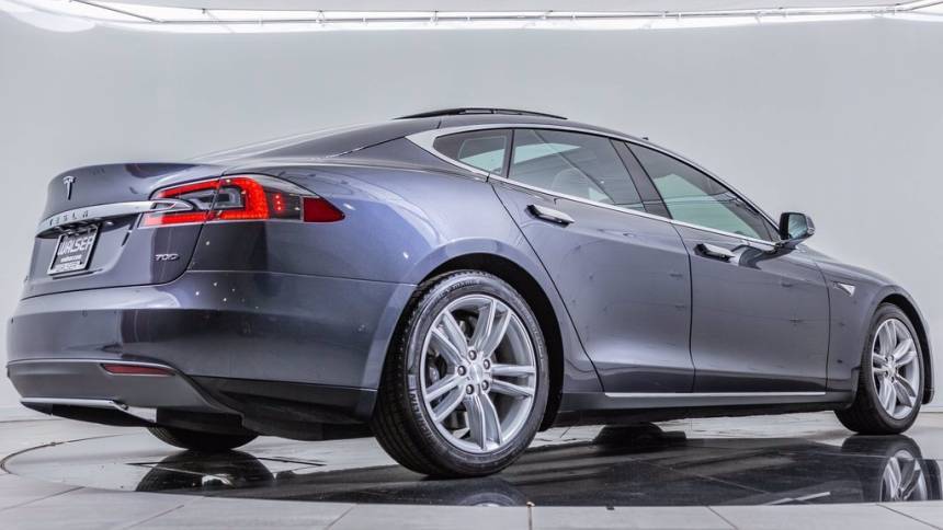 2016 Tesla Model S 5YJSA1E28GF129220